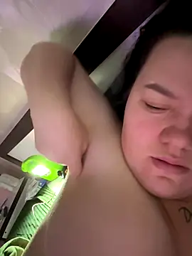 SunnyLeila2101's cam snapshot