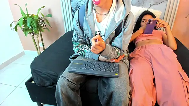 chris_evans27's cam snapshot