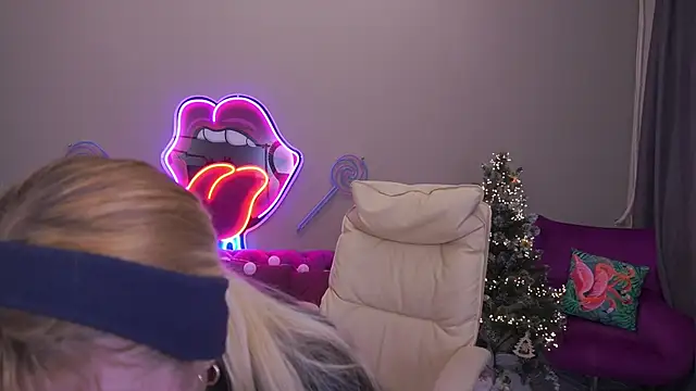 BellaLaPetit's cam snapshot