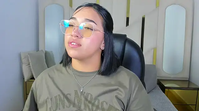 IsabellRodriguez18's cam snapshot