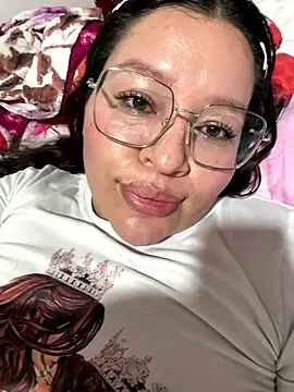 Lovelipsbig's cam snapshot