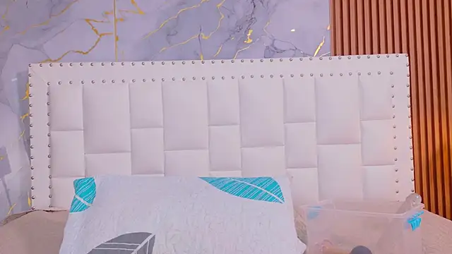 naughty_ebonyy's cam snapshot