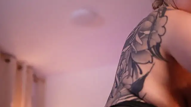 lilith_gray9's cam snapshot