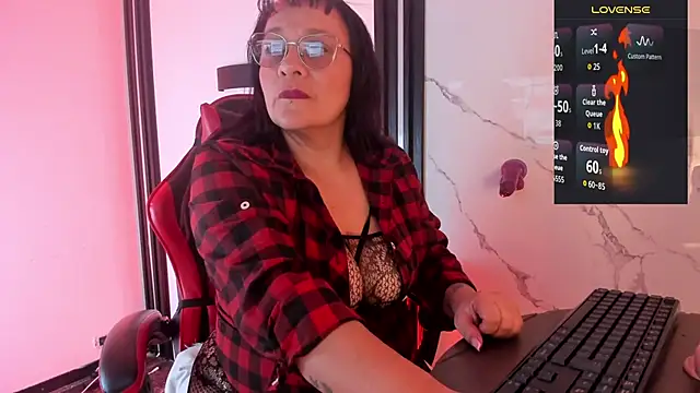 Madame_lucy_'s cam snapshot