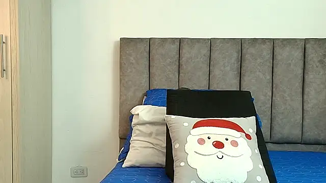 karina_lewis_'s cam snapshot