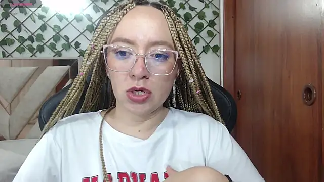 Adaraah's cam snapshot