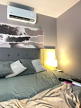 Aprillbrunette's cam snapshot