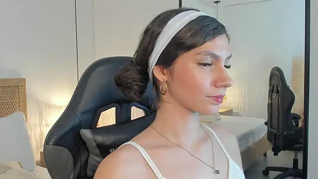 cloee20_'s cam snapshot