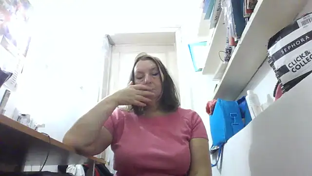 AnnaLive570's cam snapshot