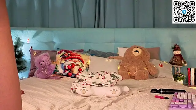 Aurora_Bennet's cam snapshot