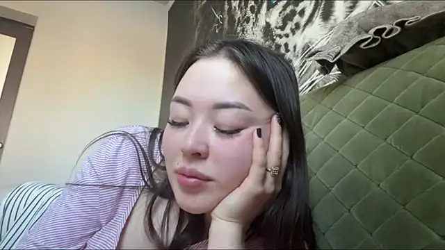 CurietHana1's cam snapshot