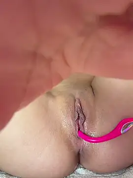 Your_Honeey's cam snapshot