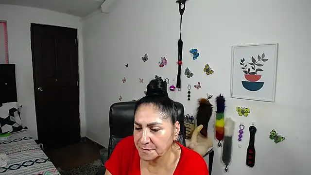 mature_bigboobs10's cam snapshot