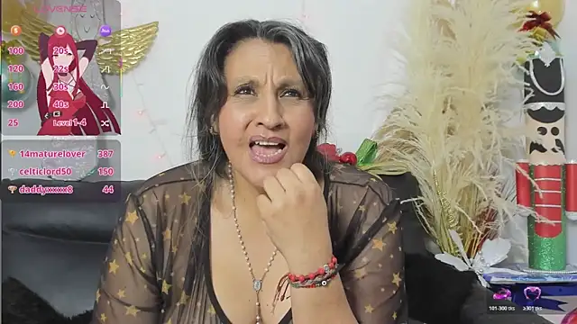 merlyna_goldens's cam snapshot