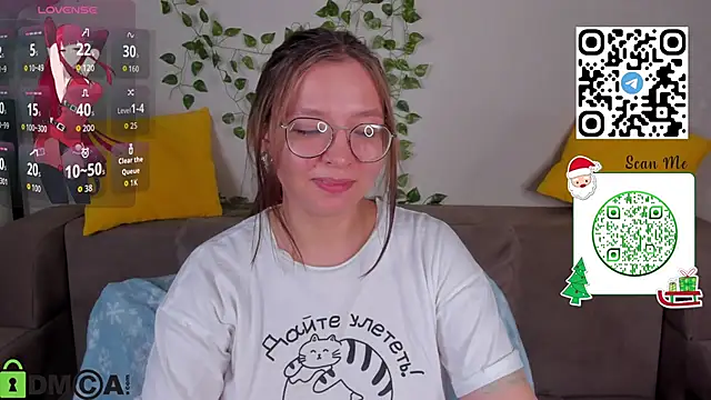 Nuura_Moore's cam snapshot