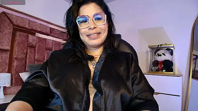 opalo_youns's cam snapshot