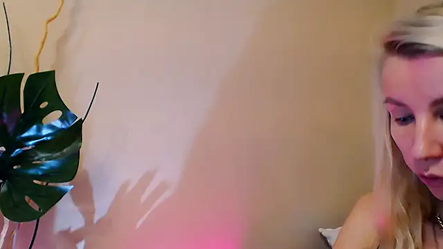 OLIVIA_CANDY's cam snapshot