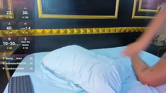 lindaa_natashaa_'s cam snapshot