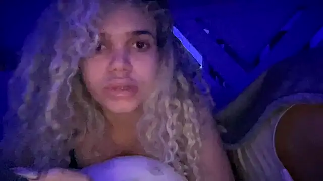 brithneysquirt live sex cam