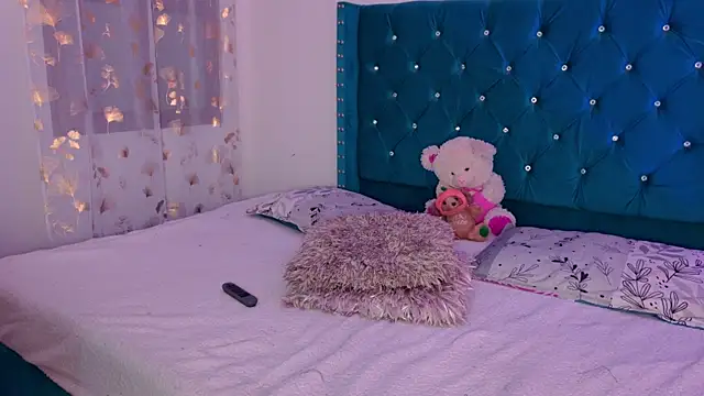 Lilly_Peach22's cam snapshot