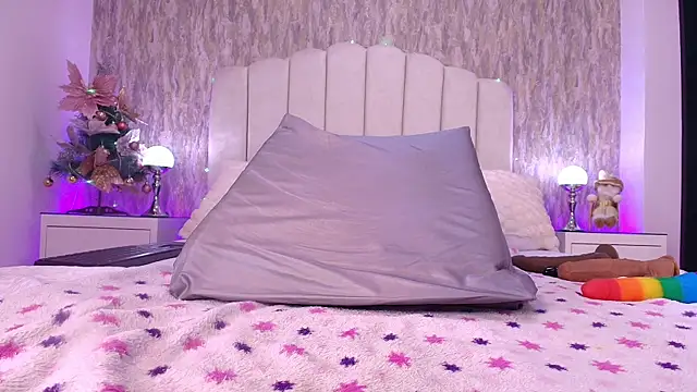 raven_lilith_'s cam snapshot