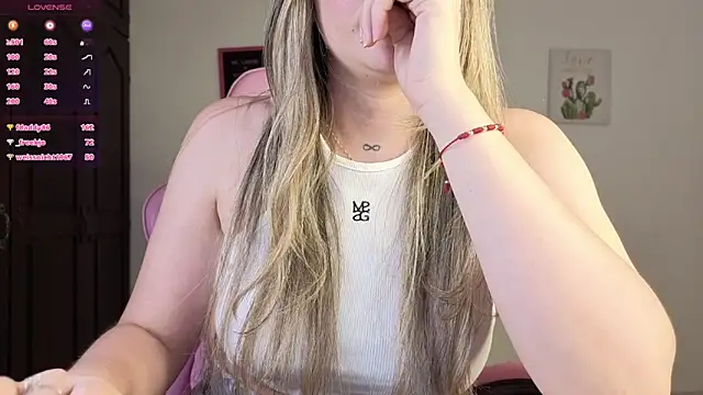 Veronika__Winslow_'s cam snapshot