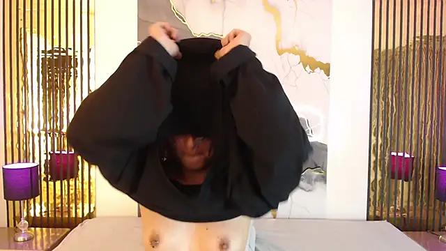 MiticaBrennet_'s cam snapshot