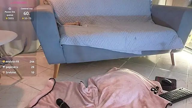 Saly_Moon1's cam snapshot