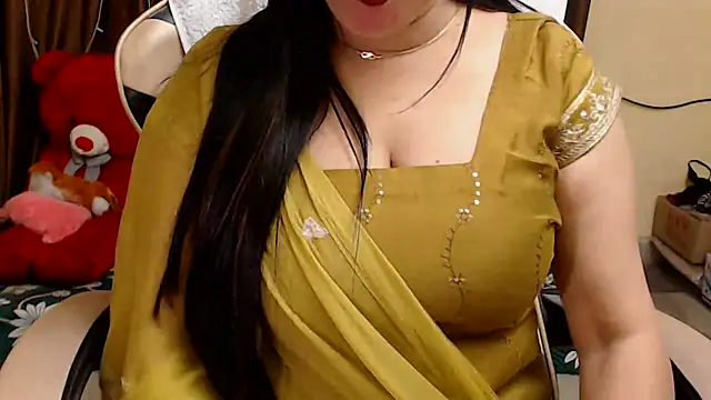 Cute_naira_'s cam snapshot