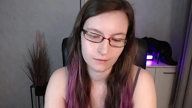 emmaxDelight's cam snapshot