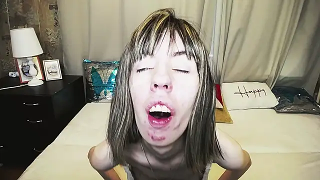 Unusual_G's cam snapshot