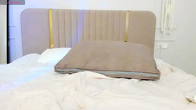 may_mia's cam snapshot