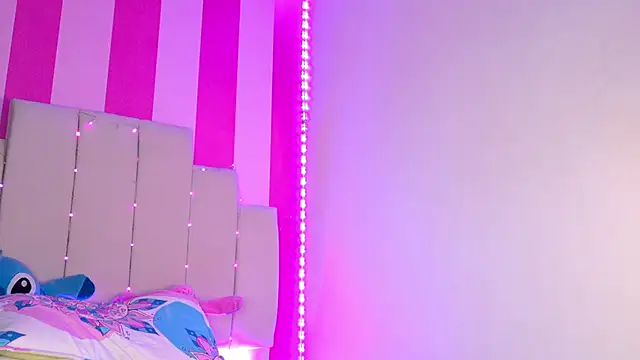 AliiceBrown_'s cam snapshot