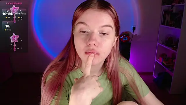 Strawberry_juli's cam snapshot