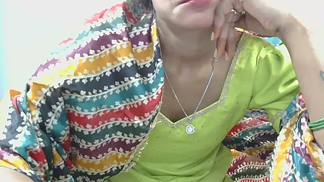 Aarti_misty71's cam snapshot