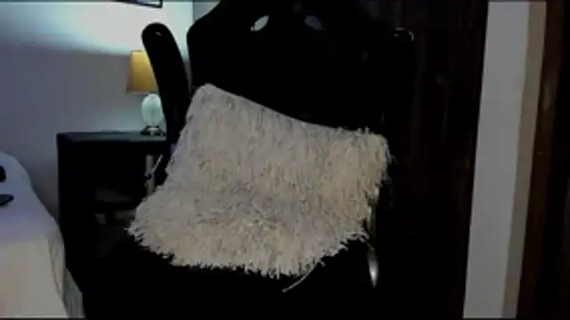 HollyEvanz's cam snapshot