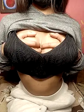 poojaji690's cam snapshot