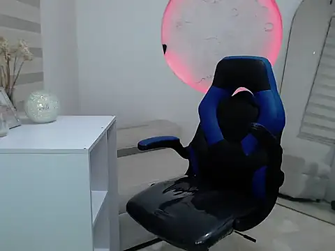 madys_hot's cam snapshot