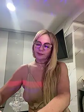 LARIANA_RIVERA23's cam snapshot