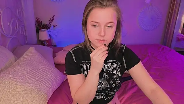 mary_ton's cam snapshot