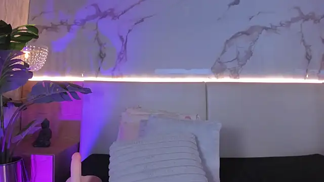 ValSmith_'s cam snapshot