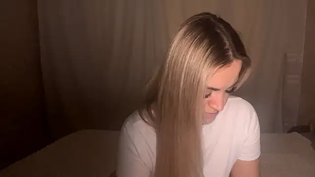 LuciaShadwell's cam snapshot