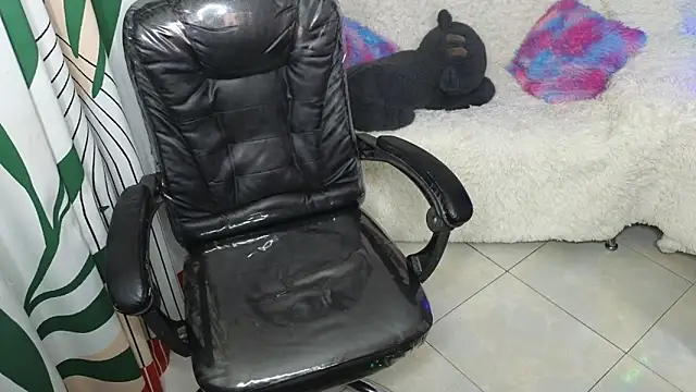 kathie_lozada's cam snapshot