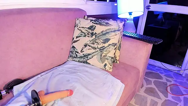 loladupont's cam snapshot