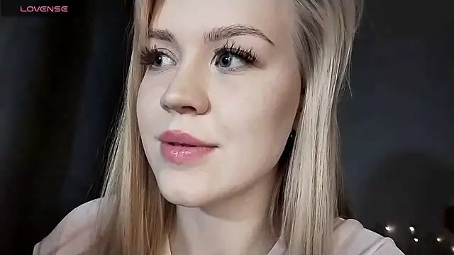 LunaPeony's cam snapshot