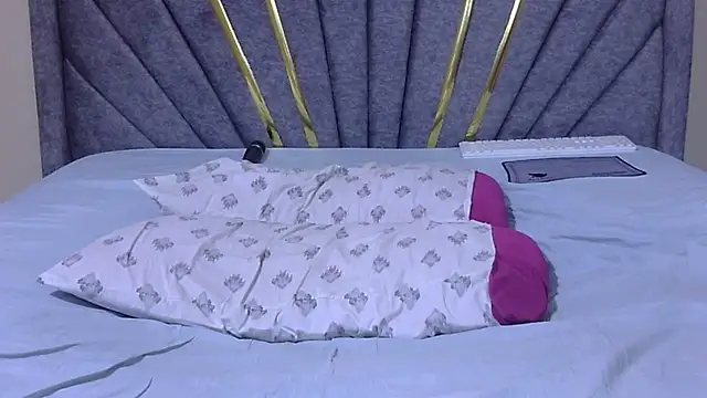 SHYNNYBLAQASS's cam snapshot