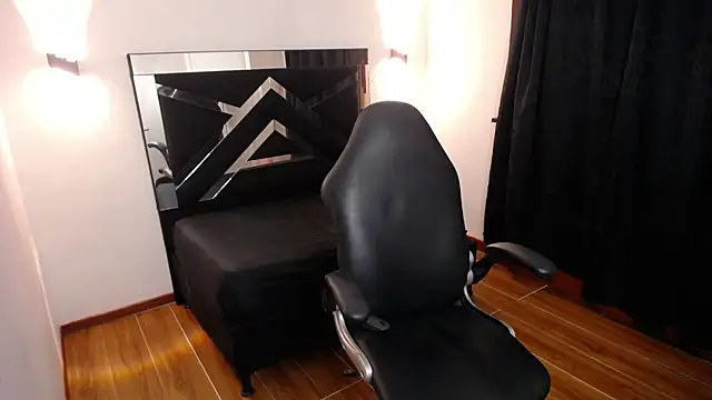 MarianaRojas_'s cam snapshot