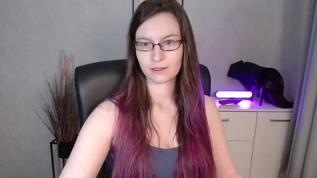 emmaxDelight's cam snapshot