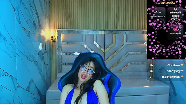 zoe_r_'s cam snapshot