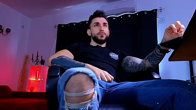 MightyAaron66's cam snapshot